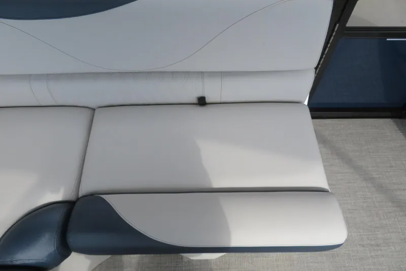 Slide: The Image of 2026 Avalon Venture 85 boat seat with white upholstery. - 20