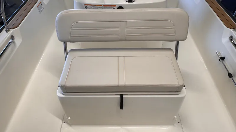 Slide: The Image of Boston Whaler 190 Montauk 2025 - 12