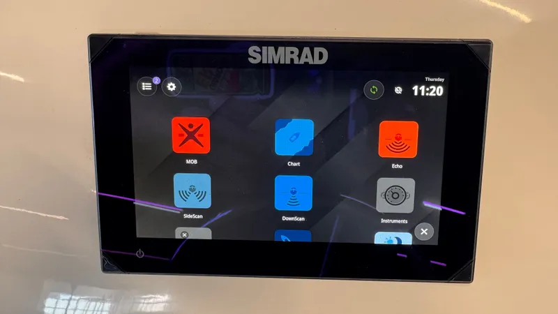 Slide: The Image of Boston Whaler 190 Montauk 2025 - 20