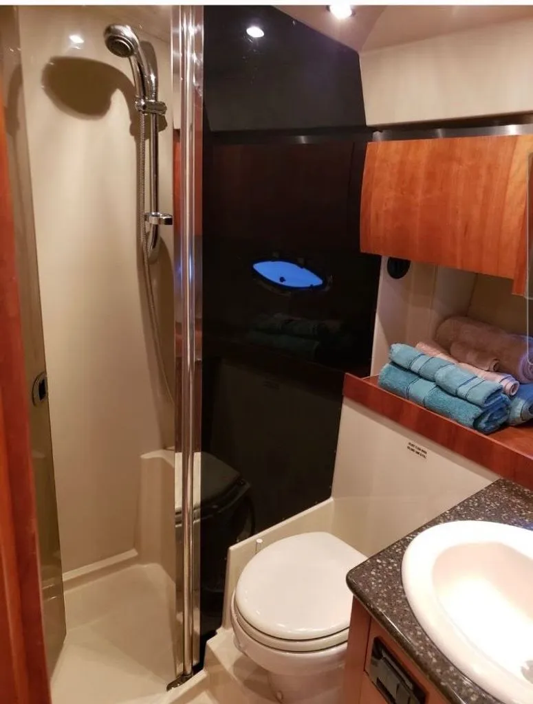 Slide: The Image of Cruisers 420 Express 2009 - 6