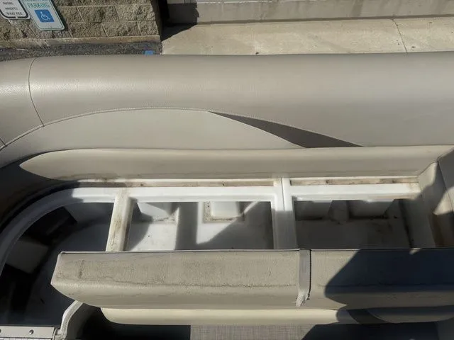 Slide: The Image of G3 V322 RF SunCruiser 2016 - 13
