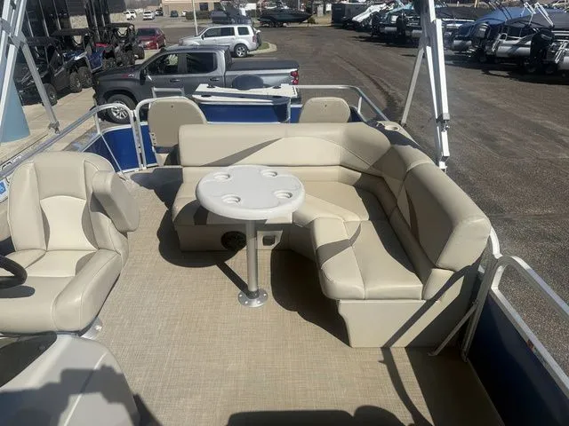 Slide: The Image of G3 V322 RF SunCruiser 2016 - 14
