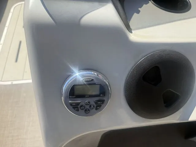 Slide: The Image of G3 V322 RF SunCruiser 2016 - 17