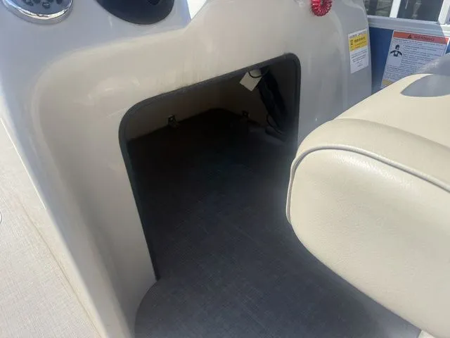 Slide: The Image of G3 V322 RF SunCruiser 2016 - 19