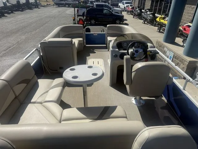 Slide: The Image of G3 V322 RF SunCruiser 2016 - 25