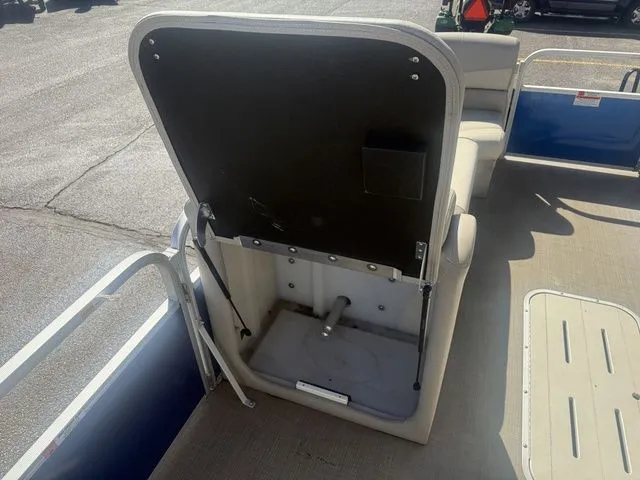 Slide: The Image of G3 V322 RF SunCruiser 2016 - 26