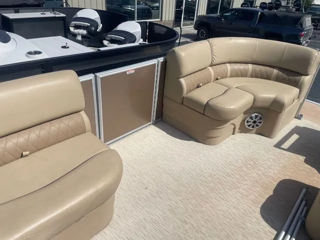 Slide: The Image of Bennington 22SSLX 2016 - 8