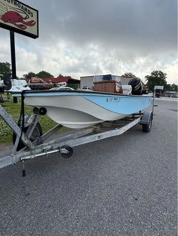 Slide: The Image of Boston Whaler 17 Montauk 1978 - 5