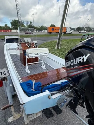 Slide: The Image of Boston Whaler 17 Montauk 1978 - 6