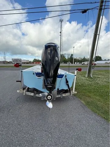 Slide: The Image of Boston Whaler 17 Montauk 1978 - 7