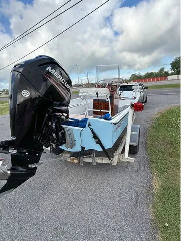Slide: The Image of Boston Whaler 17 Montauk 1978 - 8