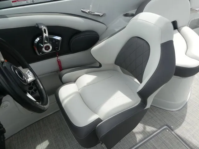 Slide: The Image of Crownline Boats 270 XSS 2024 - 16