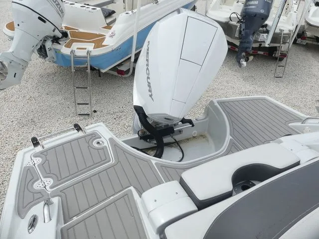 Slide: The Image of Crownline Boats 270 XSS 2024 - 4