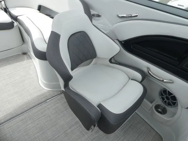 Slide: The Image of Crownline Boats 270 XSS 2024 - 7