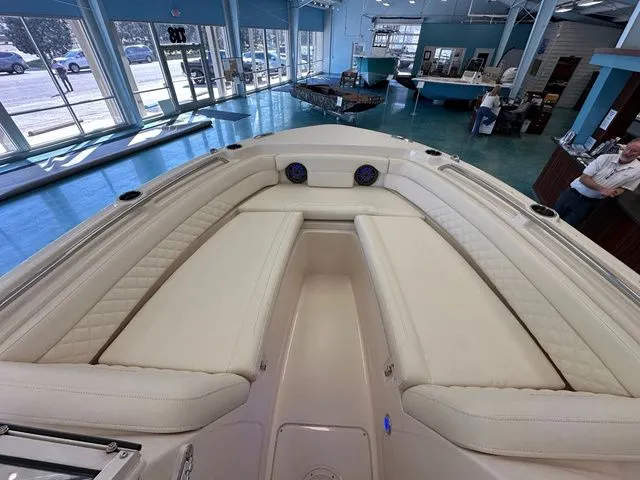 Slide: The Image of Grady-White Freedom 235 2026 - 6