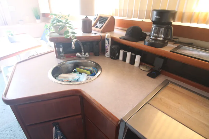 Slide: The Image of Carver Yachts 330 Mariner 1996 - 56