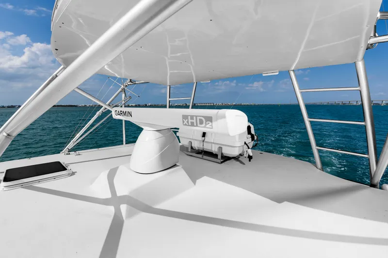 Slide: The Image of Garmin xHD2 radar on Custom Lohr 43 Express yacht, 1999. - 29