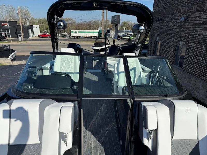 Slide: The Image of Premier 270 Supersport RF 2026 - 13