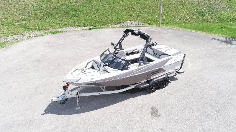 The Image of 2017 Axis T23 boat on trailer, side view. - 1
