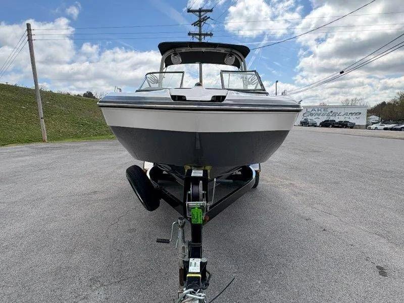 Slide: The Image of 2016 Yamaha AR240 boat on trailer, front view. - 14