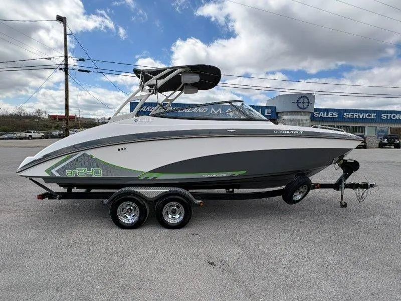 Slide: The Image of 2016 Yamaha AR240 boat on trailer, side view. - 15