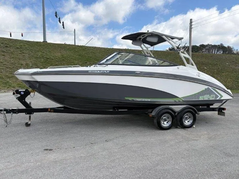 Slide: The Image of 2016 Yamaha AR240 boat on trailer, side view. - 24