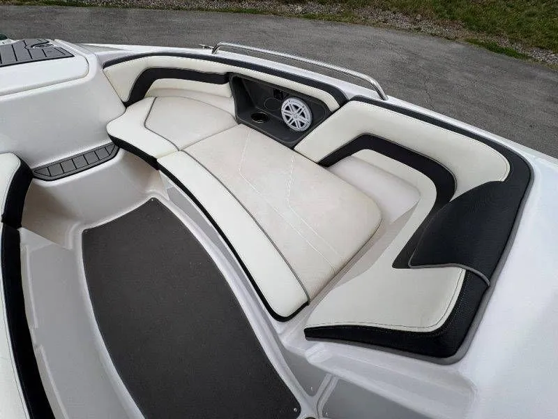 Slide: The Image of Yamaha AR240 2016 - 80