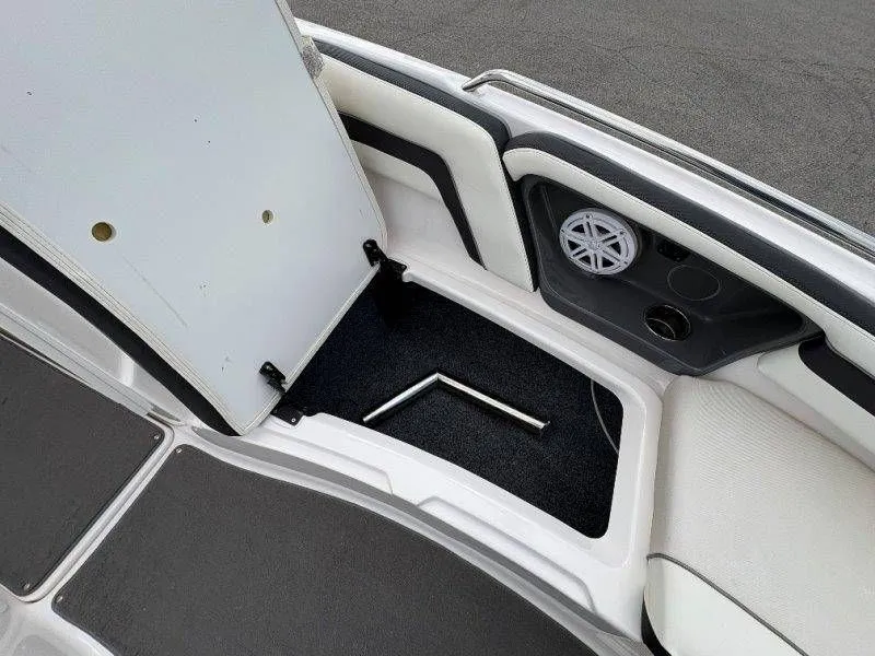 Slide: The Image of Yamaha AR240 2016 - 82