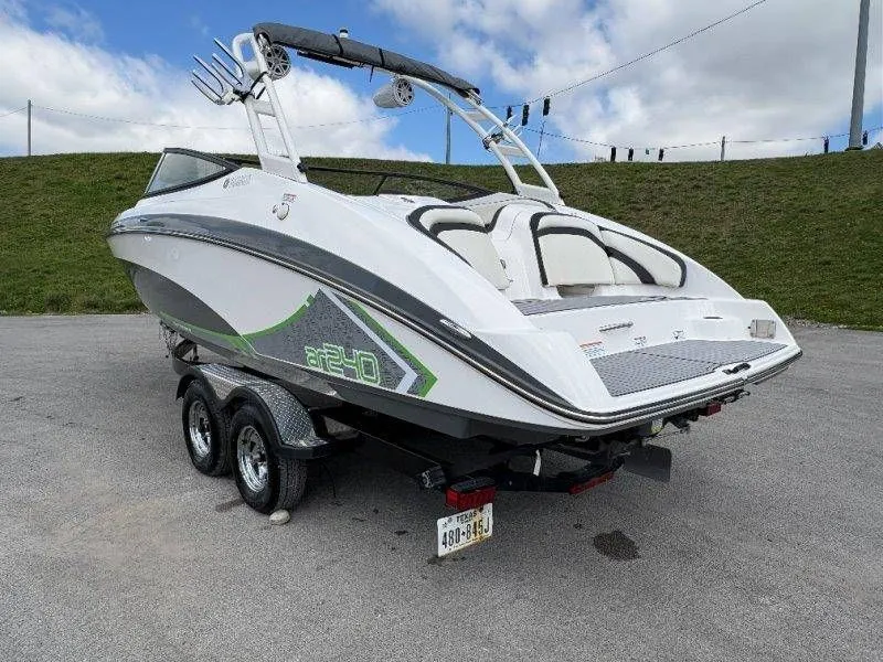 Slide: The Image of 2016 Yamaha AR240 boat on trailer, side view. - 9