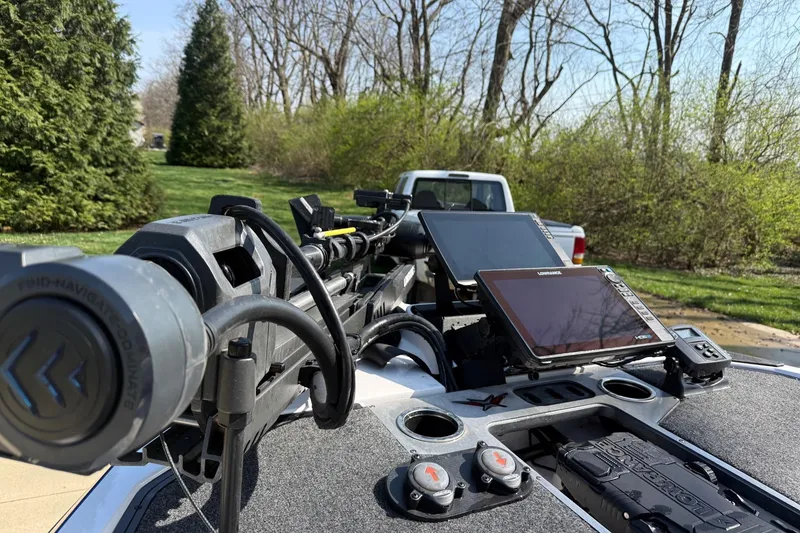 Slide: The Image of 2024 Vexus VXs20 boat dashboard with advanced navigation and control systems. - 5