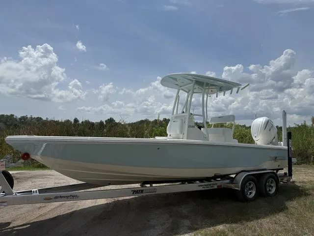 Slide: The Image of Pathfinder 2500 Hybrid 2026 - 10