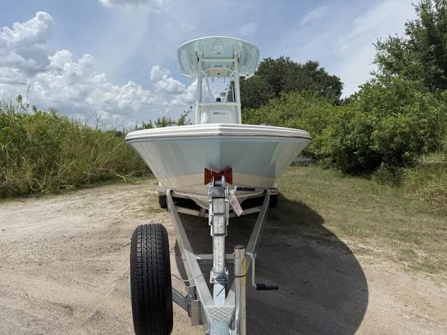 Slide: The Image of Pathfinder 2500 Hybrid 2026 - 11