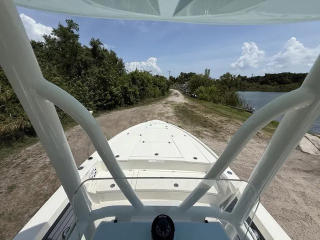 Slide: The Image of Pathfinder 2500 Hybrid 2026 - 17