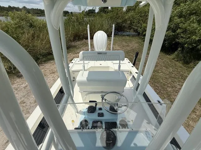 Slide: The Image of Pathfinder 2500 Hybrid 2026 - 22