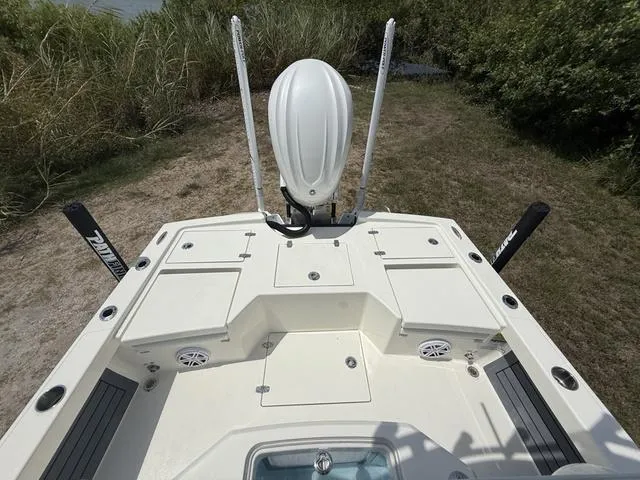 Slide: The Image of Pathfinder 2500 Hybrid 2026 - 23