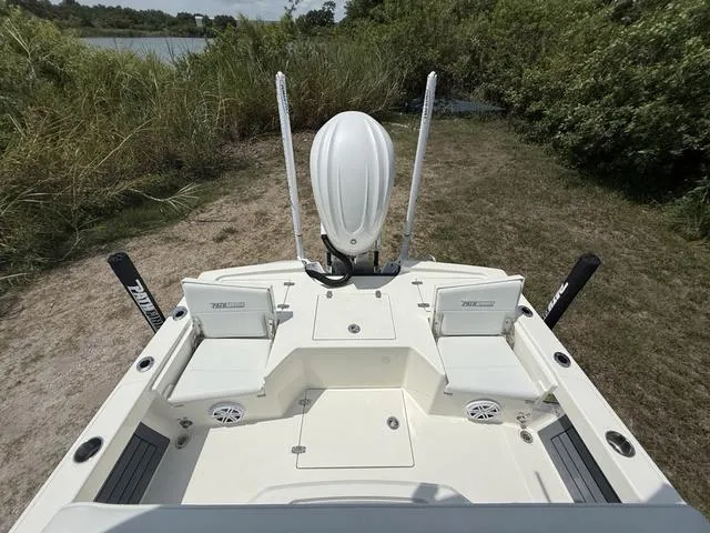 Slide: The Image of Pathfinder 2500 Hybrid 2026 - 24