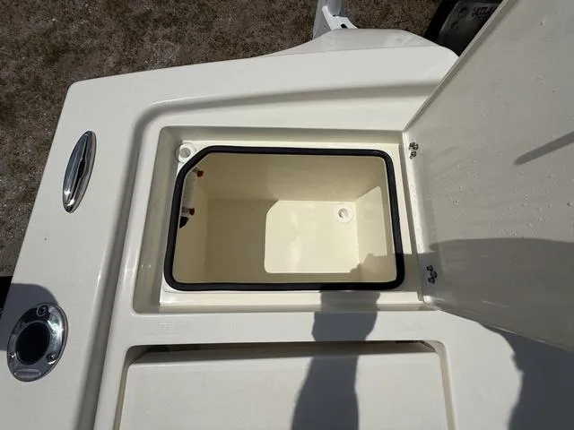 Slide: The Image of Pathfinder 2500 Hybrid 2026 - 26