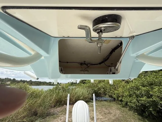 Slide: The Image of Pathfinder 2500 Hybrid 2026 - 41