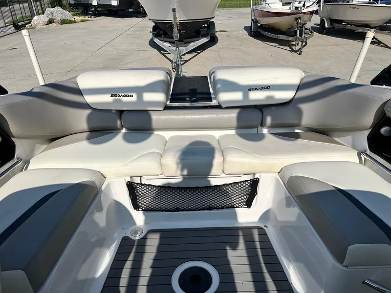 Slide: The Image of Sea-Doo 230 Challenger SE 2012 - 10