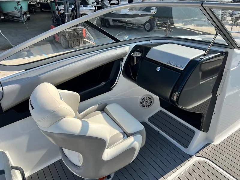 Slide: The Image of Sea-Doo 230 Challenger SE 2012 - 11