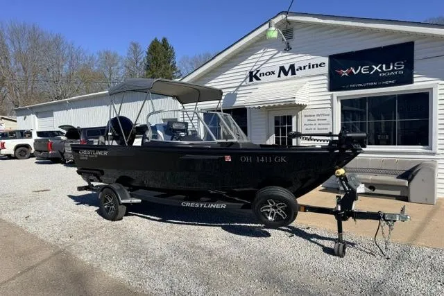 Slide: The Image of 2022 Crestliner 1750 Fish Hawk SE boat at Knox Marine dealership. - 12
