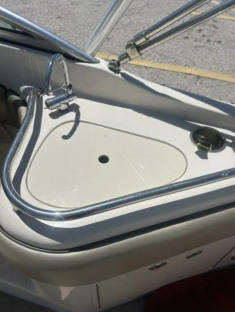 Slide: The Image of Sea Ray 240 Sundeck 2006 - 18