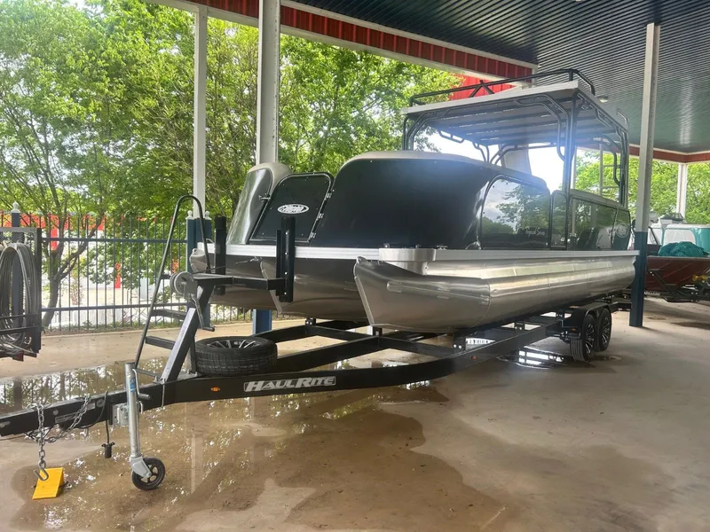 Slide: The Image of Aloha Tropical Series-Sundeck-Slide Tritoon with Mercury 200 HP Outboard. Trailer Extra 2023 - 11