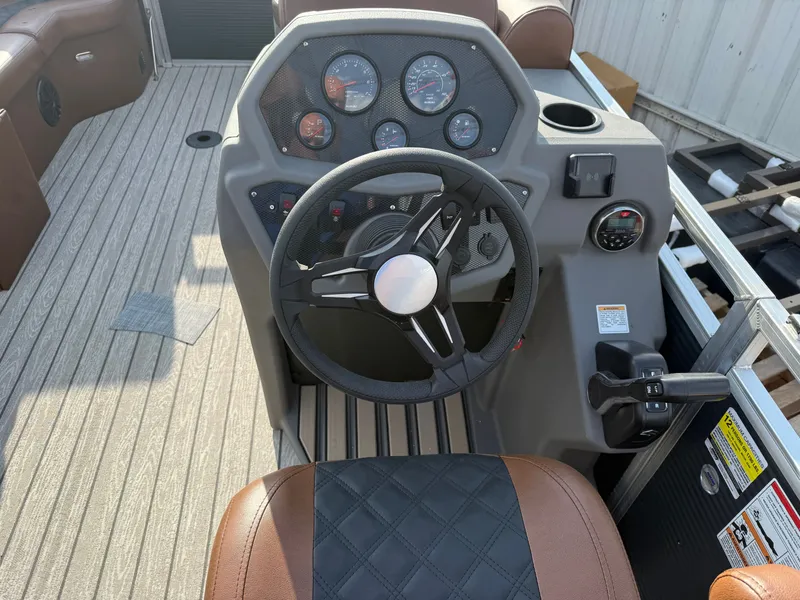 Slide: The Image of Armada Drakkar 23QL Tritoon w/150HP Suzuki & tandem axle trailer 2025 - 7