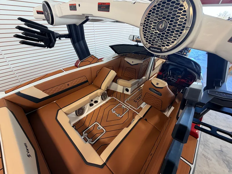 Slide: The Image of Varatti Z2373 WAKE SURF BOAT W/CUSTOM TRAILER 2025 - 7