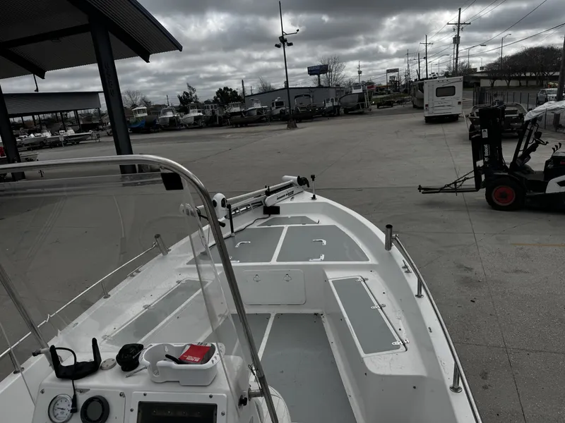 Slide: The Image of Sea Pro SV2300CC Bay Boat 2004 - 14