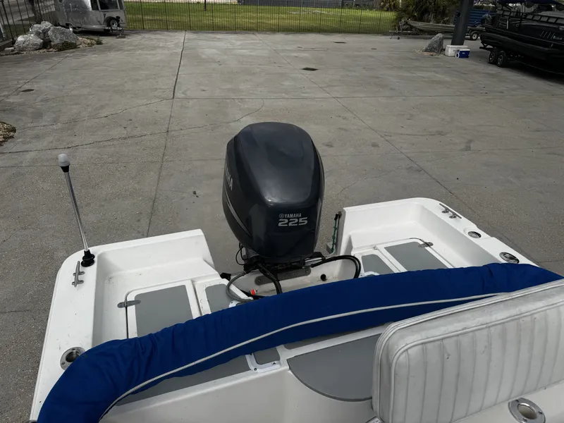 Slide: The Image of Sea Pro SV2300CC Bay Boat 2004 - 7