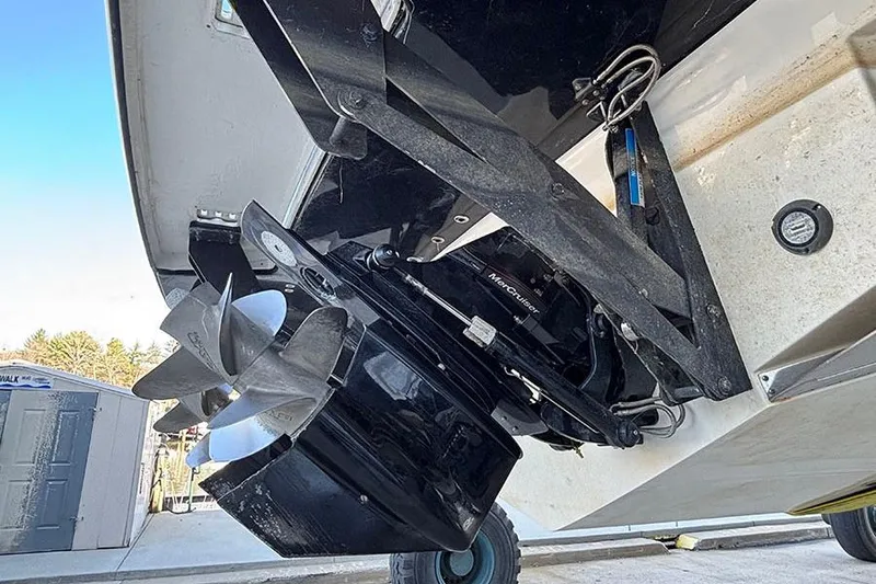 Slide: The Image of 2023 Sea Ray SLX 400 boat propeller and stern drive close-up. - 7