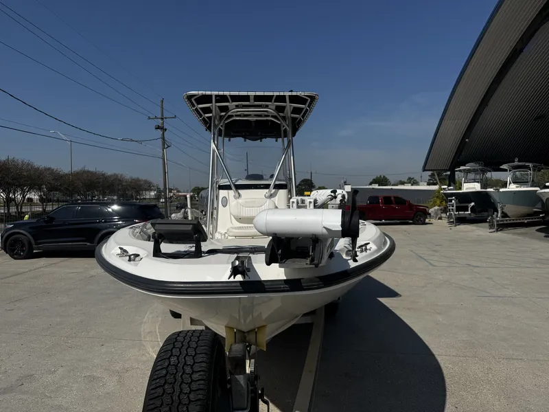 Slide: The Image of Boston Whaler 230 Dauntless 2011 - 14