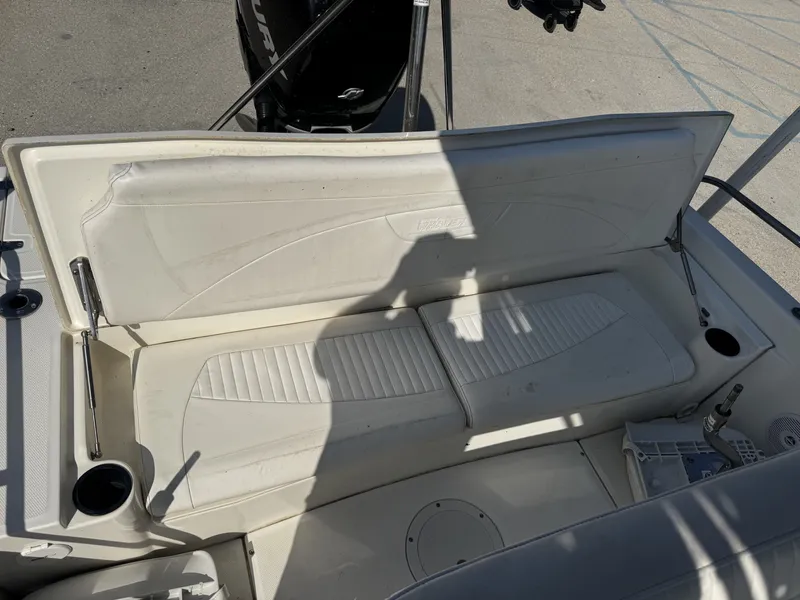 Slide: The Image of Boston Whaler 230 Dauntless 2011 - 7